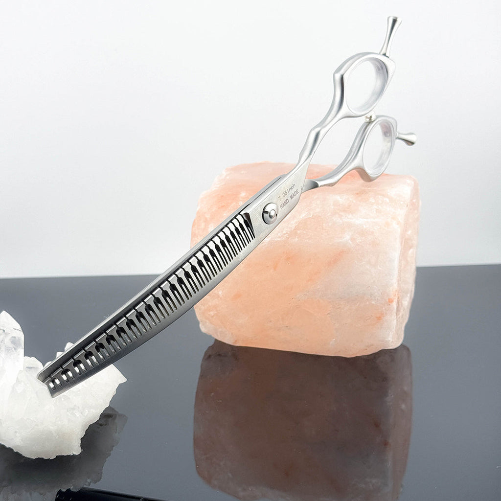 BurburPro Miyagi Chunker 7.25’’ – Buet effileringssaks for volum og tekstur_Wepet.no